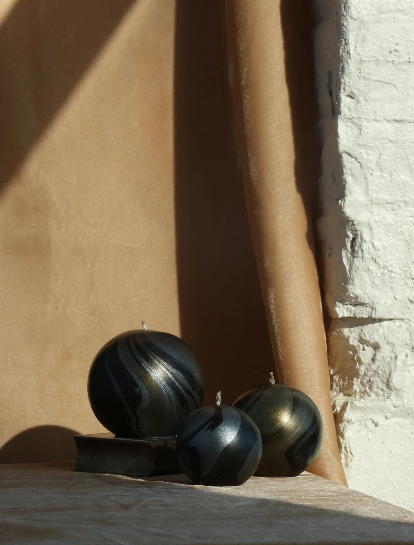 Metallic Marble Sphere Candle