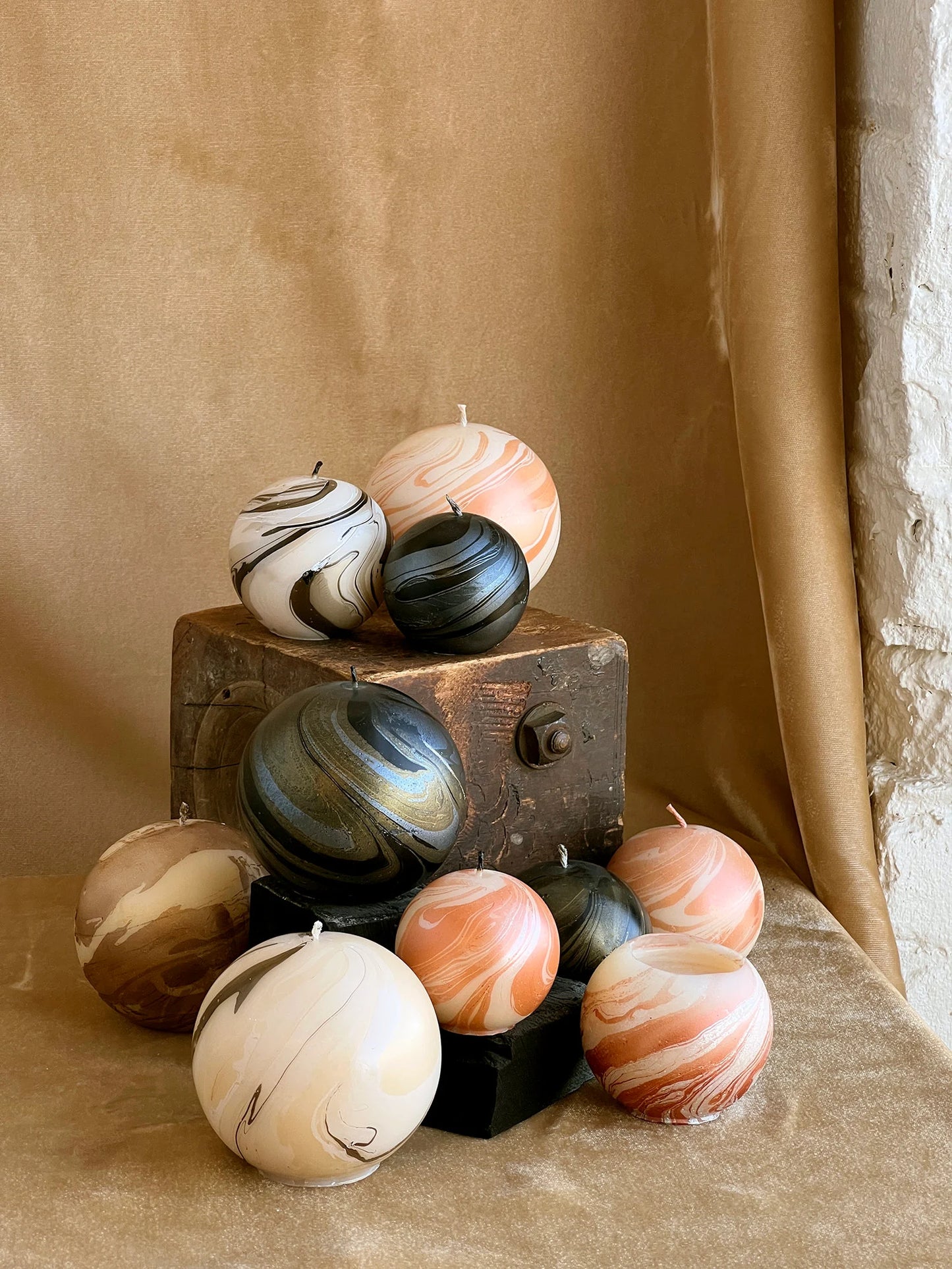 Metallic Marble Sphere Candle
