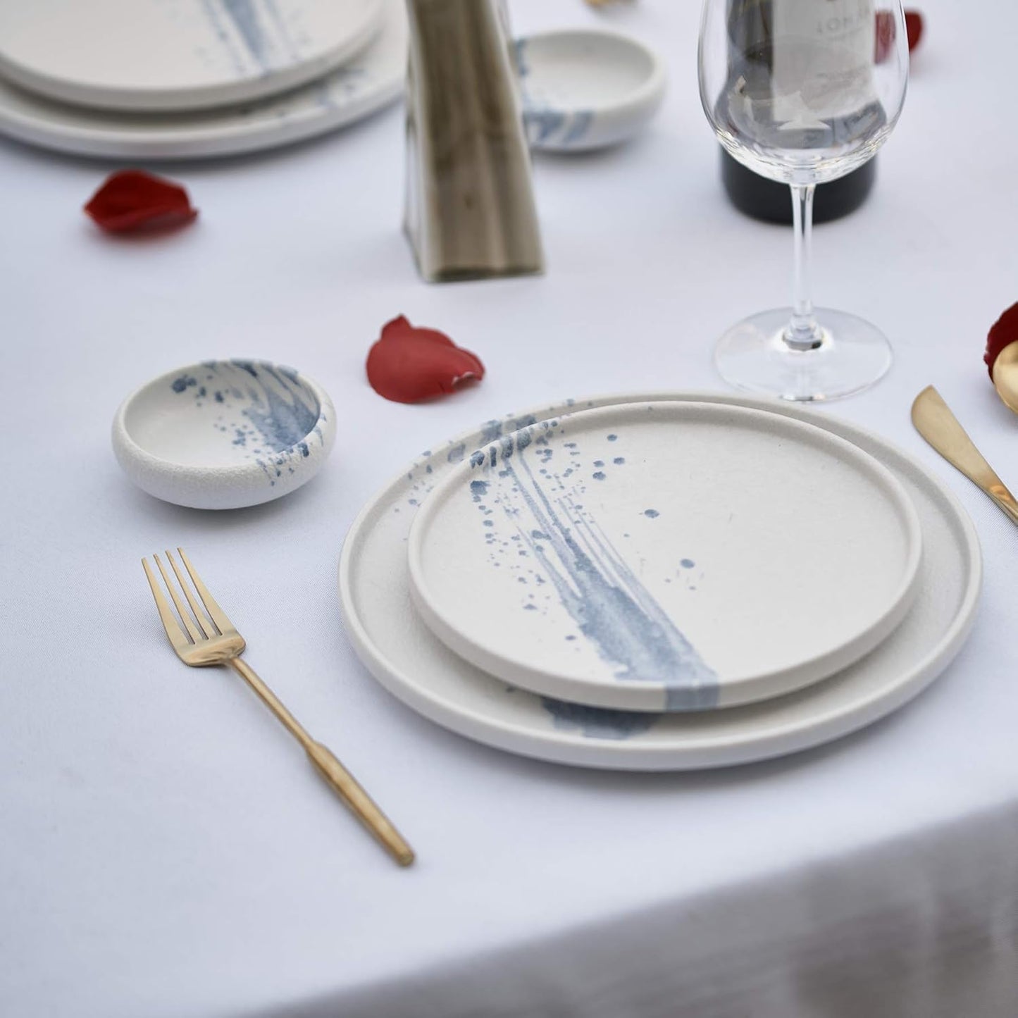 Dinner Plates Set 8.5 Inch Ceramic Dessert Serving Plates Salad Plates,Set of 4 (Matte White&Blue)