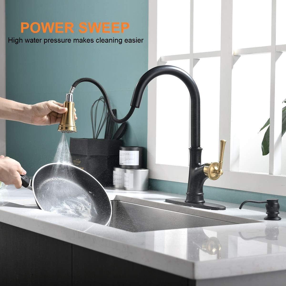 Pull down Kitchen Faucet with Sprayer - Single Handle High Arc One Hole Pull Out Kitchen Sink Faucets, Black and Gold